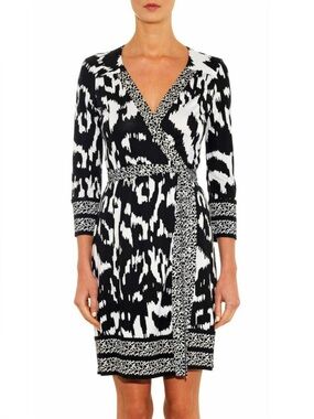 Diane von Furstenberg Tallulah Classic Wrap Dress Flower Ikat Black White 6 DVF